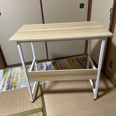 ノートパソコン用デスクの画像