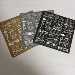 英字とポップなイラストの紙の画像