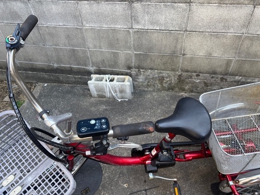 シルバー 電動アシスト自転車 前バスケット付き　引き取り出来る方 シルバー 電動アシスト自転車 前バスケット付き引き取り出来る方