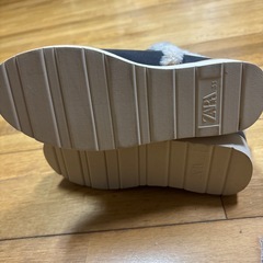 21cm
ZARA ムートン風ブーツ 茶サイズ21cm (EU33)の画像