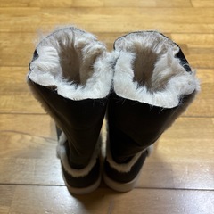 21cm
ZARA ムートン風ブーツ 茶サイズ21cm (EU33)の画像