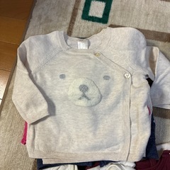 女の子 ベビー　カーディガンや肌着の画像