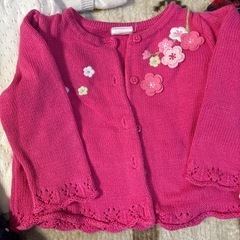 女の子 ベビー　カーディガンや肌着の画像