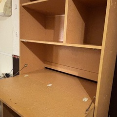 本棚・収納棚・収納引き出し・机の画像