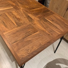 ダイニングテーブル　無垢の画像