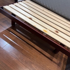 シングルベッドフレーム 高級マットレスの2点セットの画像