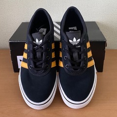 替え紐おまけ【未使用 23.5cm】adidasアディダススニーカーEG2488ブラック黒 の画像