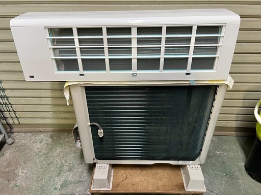 ■動作OK 破損箇所あり■東芝 エアコン 6畳用 2.2kw 2019年製■TOSHIBA RAS-F221M 単相100V 冷媒R32■ジャンク品扱い