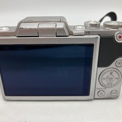 【トレファク足立扇店】ﾐﾗｰﾚｽ一眼ｶﾒﾗ Panasonic DMC-GF7W ﾀﾞﾌﾞﾙｽﾞｰﾑﾚﾝｽﾞｾｯﾄの画像