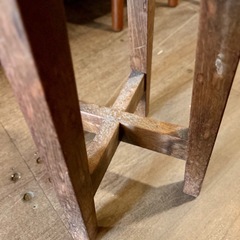 スツール 木製 丸スツール チェア 椅子 アンティーク レトロ カフェ風 コンパクト イス ラウンドスツール 花台 サイドテーブルの画像