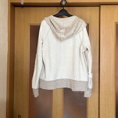 UNIQLO パーカーの画像