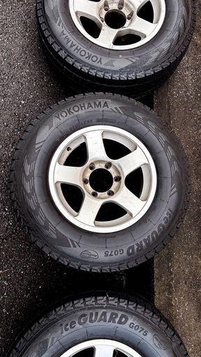 トヨタ ランクル プラド95 スタッドレスタイヤ 4本セット 265/70R16 