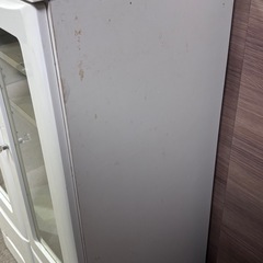 12/26処分予定　アンティーク風食器棚の画像