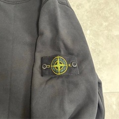 stone islandトレーナーの画像