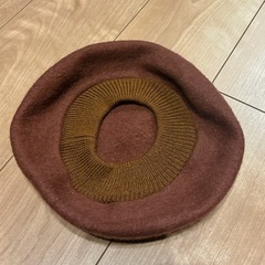 ブラウン ベレー帽の画像