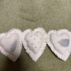 白ハート　オーナメントハンドメイドの画像