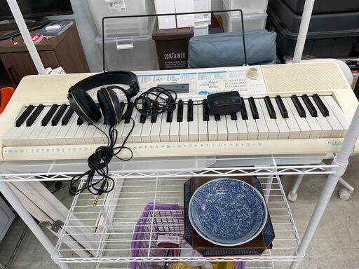 美品 CASIO キーボード LK-320 2021年 ホワイト×ピンク カシオ カシオ