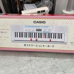 カシオ(CASIO)光ナビゲーション電子キーボード LK-320(ホワイト) 61鍵盤の画像