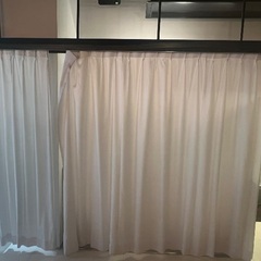 カーテンの画像
