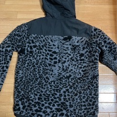 パーカー　アウトドアの画像