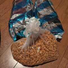 ピュリナワン、ロイヤルカナン　猫用　ドライフードの画像