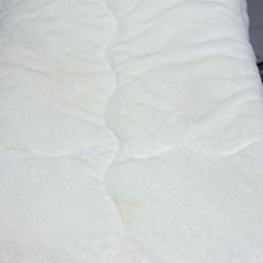 IKEA バスケット　ワゴン白　シングル毛布のような掛布団　パソコンスタンド　譲ります！の画像