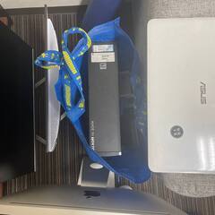 ジャンク品のPCとiPhoneの画像