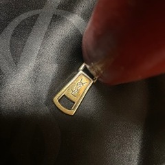 正規本物イヴ・サンローラン　エナメル長財布の画像