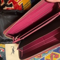 正規本物イヴ・サンローラン　エナメル長財布の画像