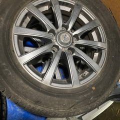 スタッドレスタイヤの画像