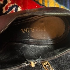 正規本物プラダ本革ショートブーツの画像