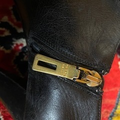 正規本物プラダ本革ショートブーツの画像