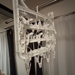 ※必ず自己紹介文を読んでからコメントして下さい。 40ピンチ簡単取り込みハンガー&マンション対応低竿用サイドフック付き8連ハンガーの画像