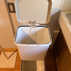 分別ゴミ箱の画像