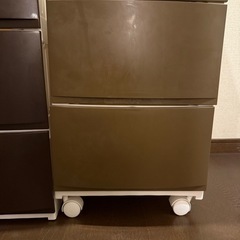 スムーズな開閉！　カラーボックスの画像