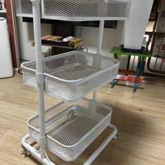 スチールワゴン天板付きの画像