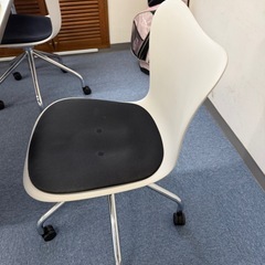 オフィスチェアの画像