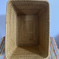 M703　無印良品 ラタンバスケット 収納ボックス フタ付 角型の画像