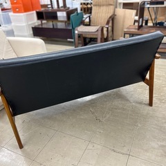 カリモク60    Kチェア2シーター　W36173BW    ブラックの画像