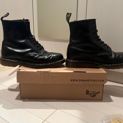 ［美品］Dr.Martens ドクターマーチン1460 8ホールブーツ UK8 （27cm相当）ブラック 替え紐付きの画像