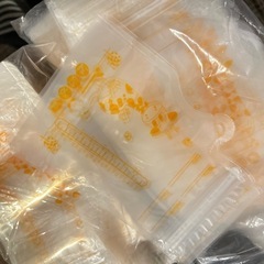 250ml ギラフィーステーマの母乳保存袋 の画像