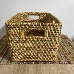 M704　無印良品 ラタンバスケット 収納ボックス フタ付 角型 の画像