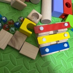 良品　imaginarium 木製ビー玉ころがしつみきセットの画像