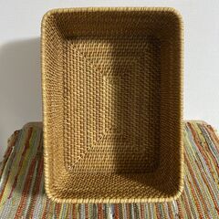 M713　無印良品 ラタンバスケット 収納ボックス フタ付 角型の画像