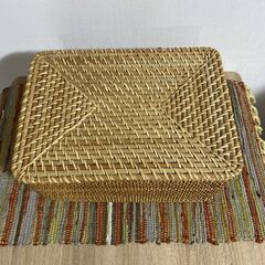 M713　無印良品 ラタンバスケット 収納ボックス フタ付 角型の画像