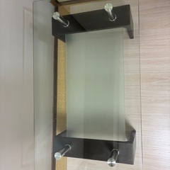 ガラステーブルの画像