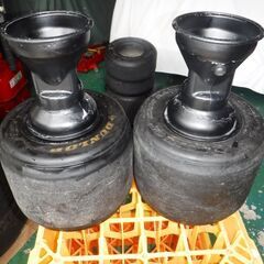 カートホイール（リヤ）とタイヤのセット①　ラジオフライヤー用にどうぞ。の画像