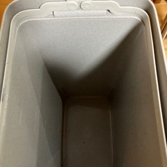 ゴミ箱の画像