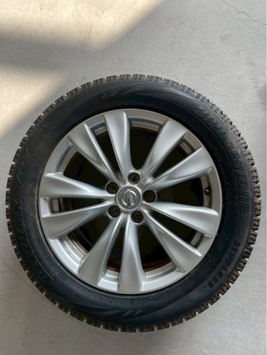 日産フーガ　ホイールタイヤセット