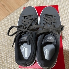 PUMA レディーススニーカーの画像